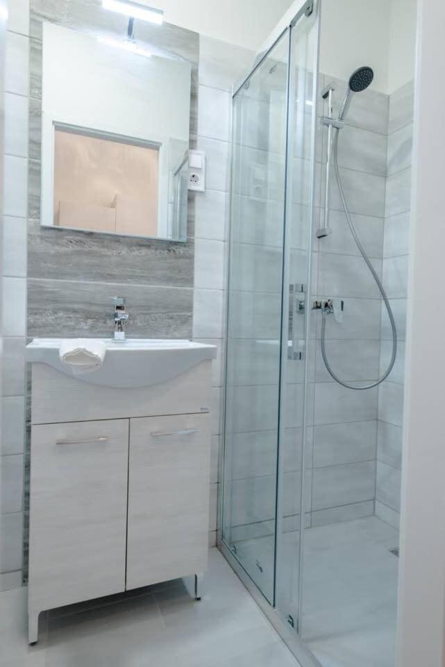 בודפשט Brand New Studio With Aircon In The Center מראה חיצוני תמונה
